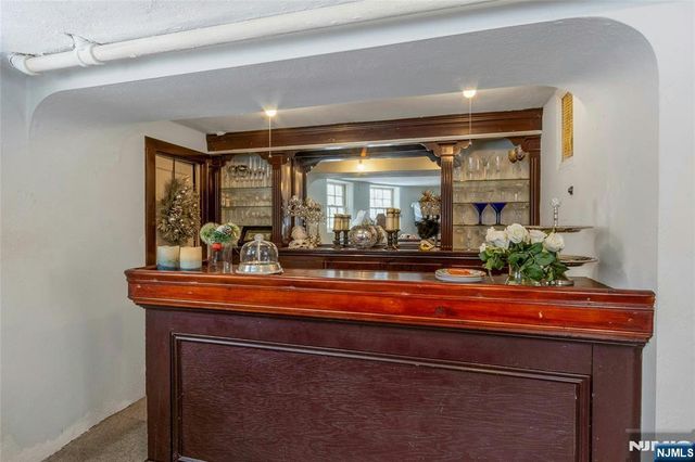 28 Turners Lake Drive, Mahwah, NJ 07430
