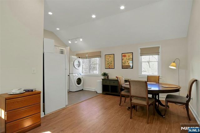 28 Turners Lake Drive, Mahwah, NJ 07430