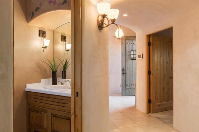 9306 Dana Court NE, Albuquerque, NM 87122