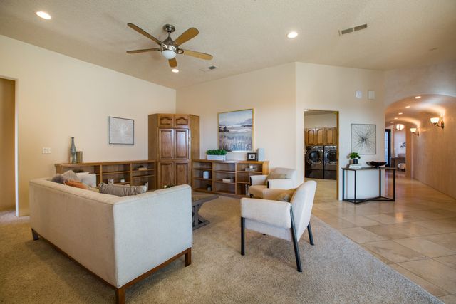 9306 Dana Court NE, Albuquerque, NM 87122