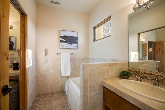 9306 Dana Court NE, Albuquerque, NM 87122