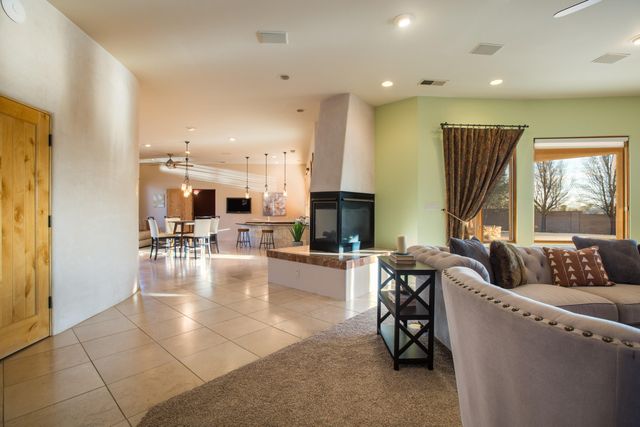 9306 Dana Court NE, Albuquerque, NM 87122