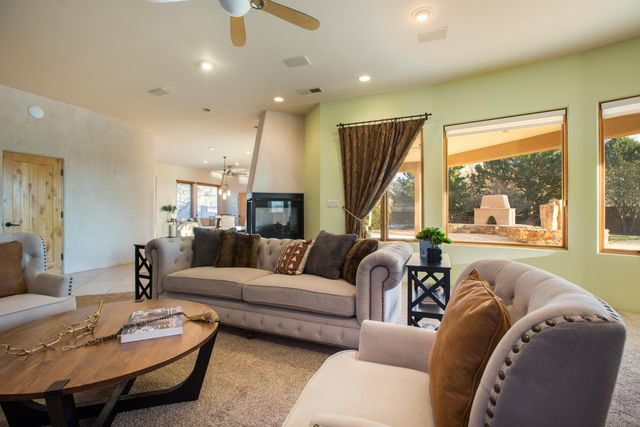 9306 Dana Court NE, Albuquerque, NM 87122