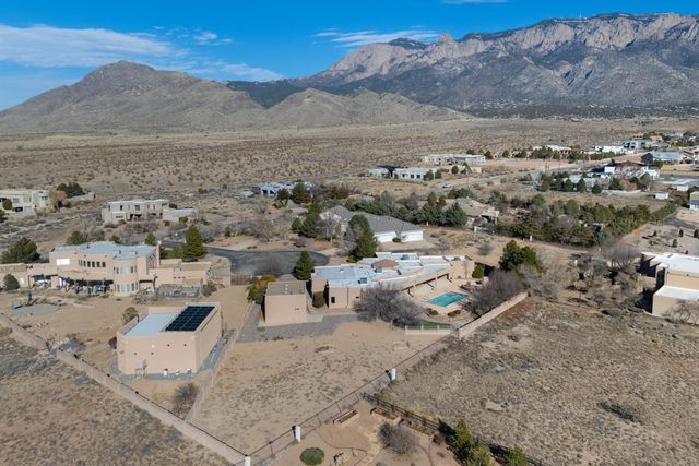 9306 Dana Court NE, Albuquerque, NM 87122