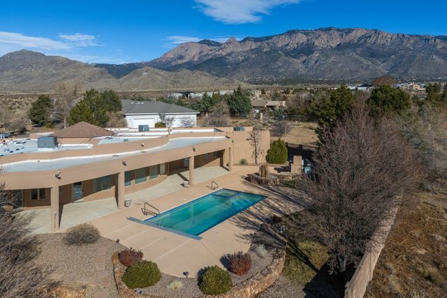 9306 Dana Court NE, Albuquerque, NM 87122