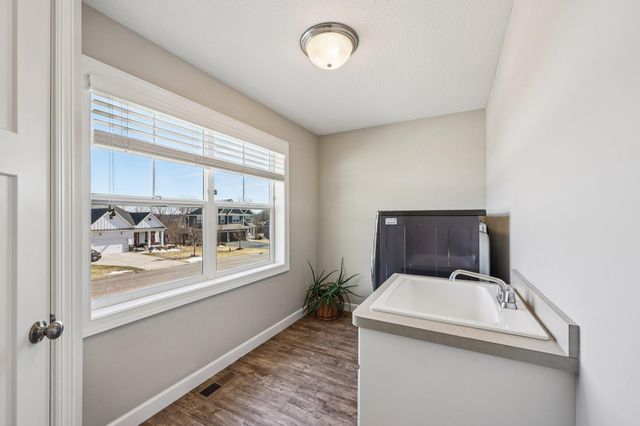 1143 Pine Hill Lane, White Bear Twp, MN 55127