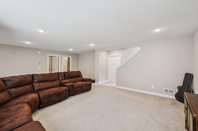 1143 Pine Hill Lane, White Bear Twp, MN 55127