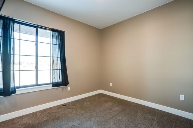 18311 Highview Dr, Goddard, KS 67052