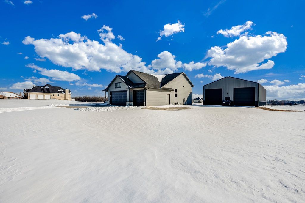18311 Highview Dr, Goddard, KS 67052