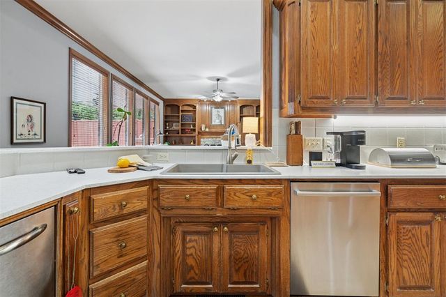 1412 Hunters Creek Road, Edmond, OK 73003