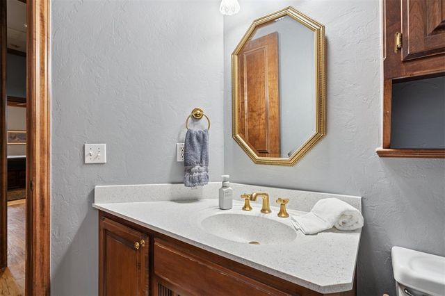 1412 Hunters Creek Road, Edmond, OK 73003