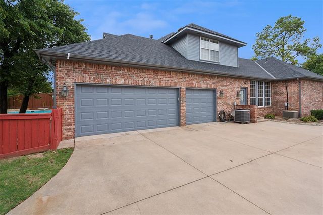 1412 Hunters Creek Road, Edmond, OK 73003