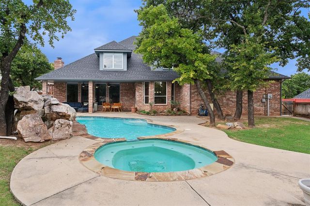 1412 Hunters Creek Road, Edmond, OK 73003