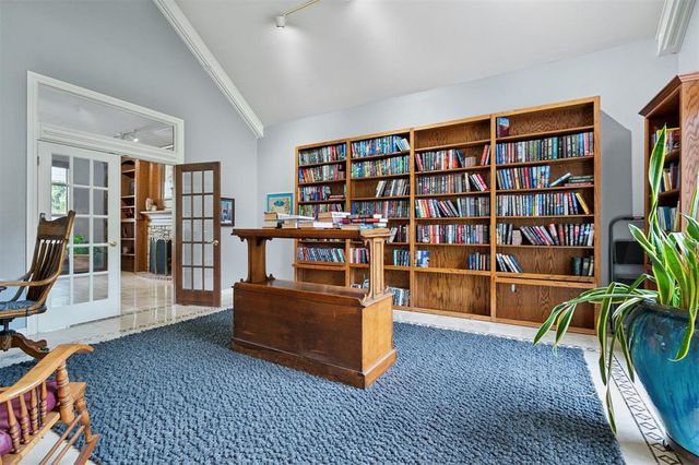 1412 Hunters Creek Road, Edmond, OK 73003