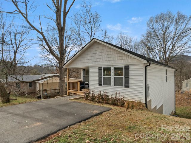 92 Lakeside Drive, Asheville, NC 28806