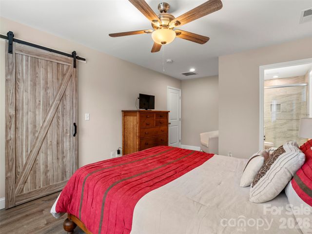 92 Lakeside Drive, Asheville, NC 28806