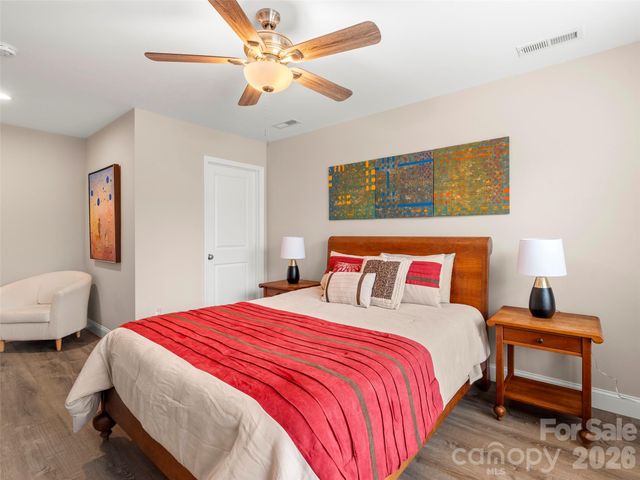 92 Lakeside Drive, Asheville, NC 28806