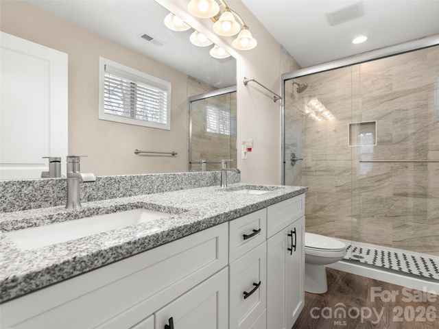 92 Lakeside Drive, Asheville, NC 28806