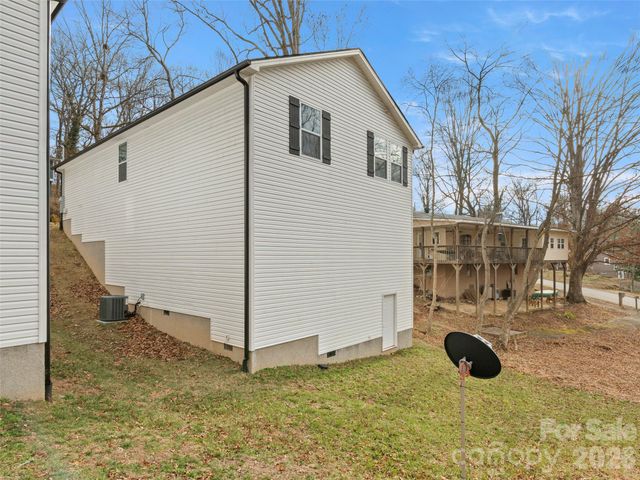 92 Lakeside Drive, Asheville, NC 28806