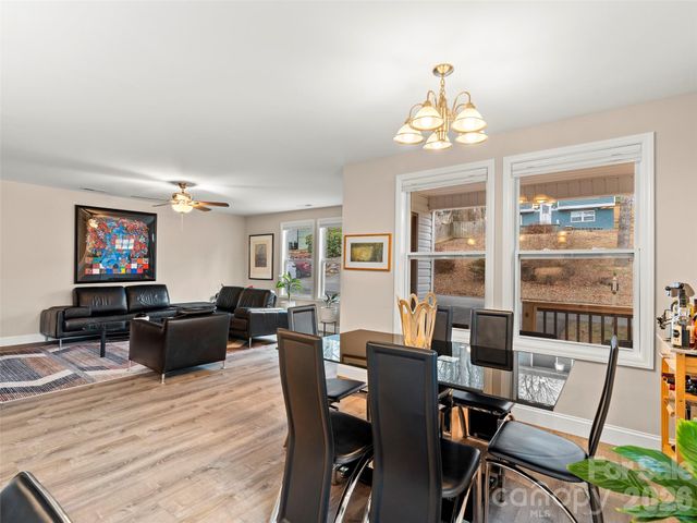 92 Lakeside Drive, Asheville, NC 28806