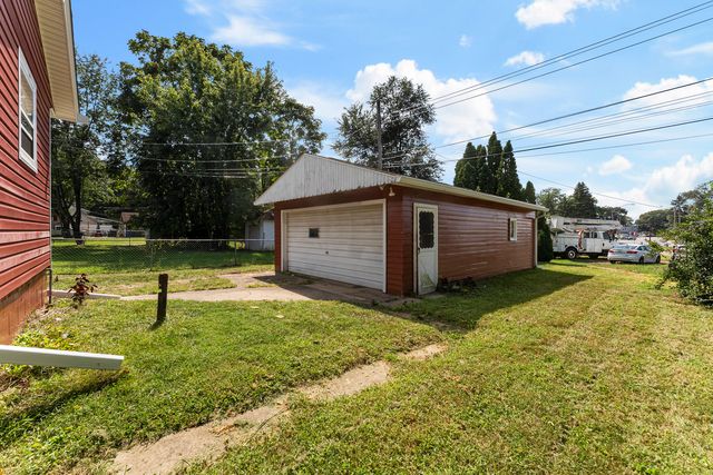 417 48th Street, Moline, IL 61265