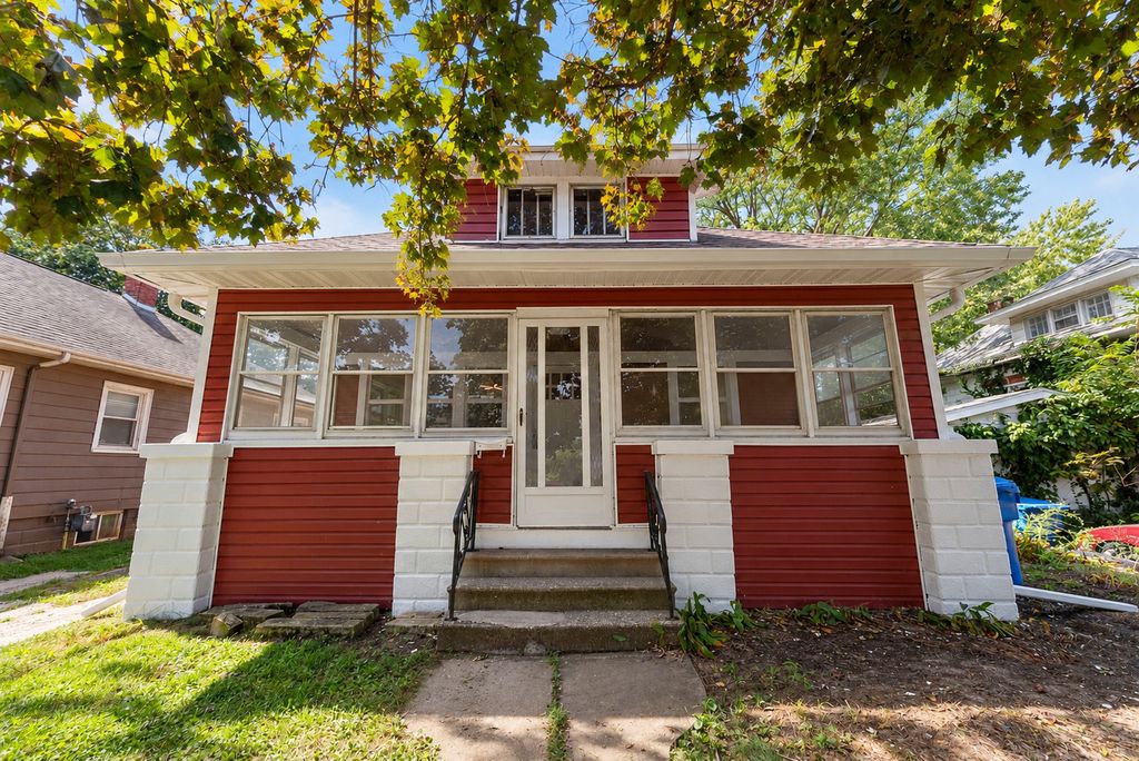 417 48th Street, Moline, IL 61265