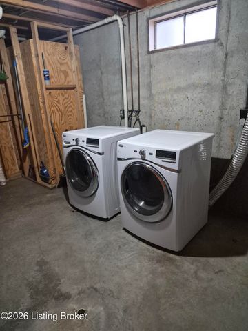 7011 Uranus Dr, Louisville, KY 40258