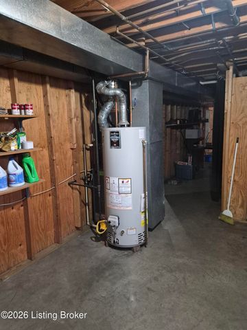 7011 Uranus Dr, Louisville, KY 40258