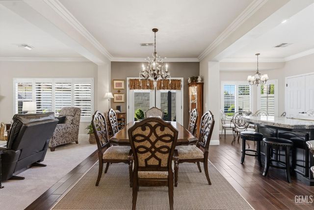 8600 Lago Di Como Lane, Bakersfield, CA 93312