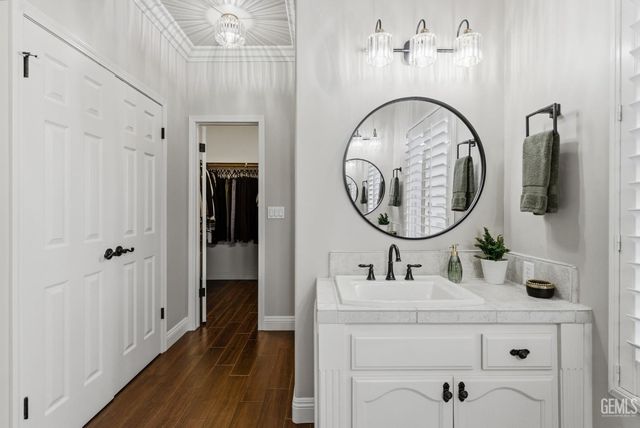 8600 Lago Di Como Lane, Bakersfield, CA 93312