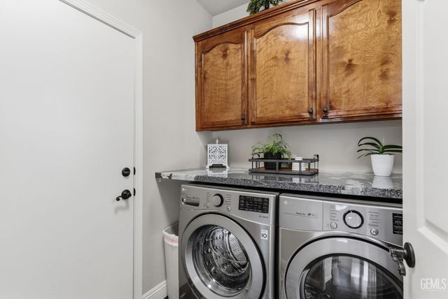 8600 Lago Di Como Lane, Bakersfield, CA 93312