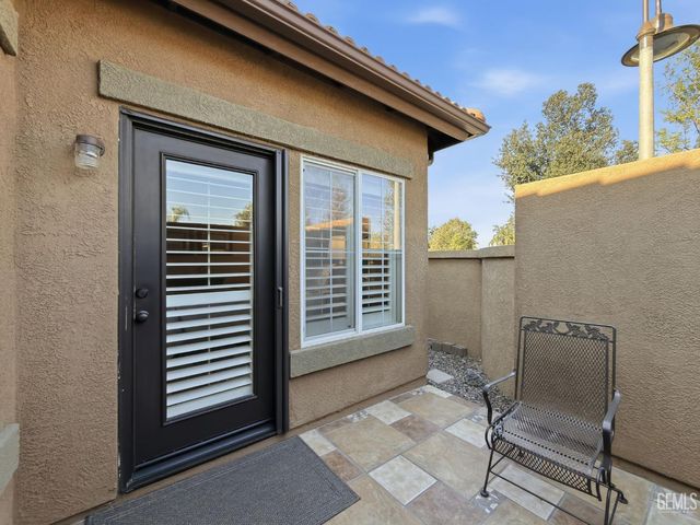 8600 Lago Di Como Lane, Bakersfield, CA 93312