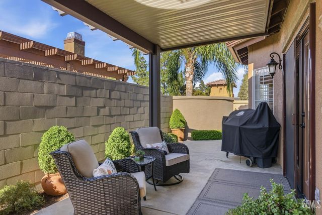 8600 Lago Di Como Lane, Bakersfield, CA 93312