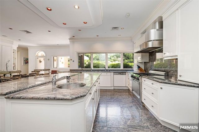 67 Adams Drive, Cresskill, NJ 07626