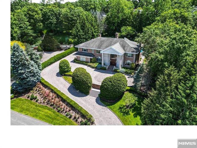 67 Adams Drive, Cresskill, NJ 07626