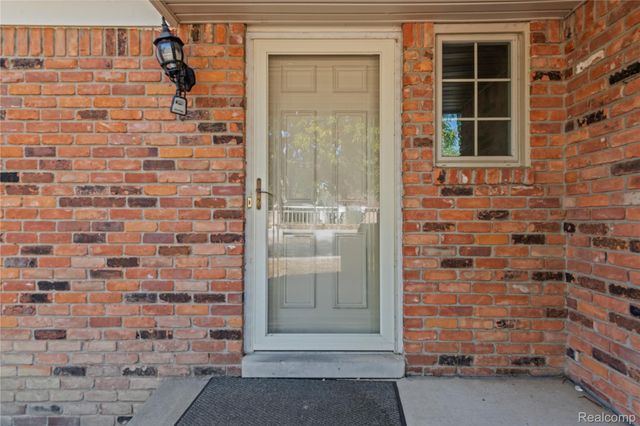 2168 Keystone Drive, Sterling Heights, MI 48310