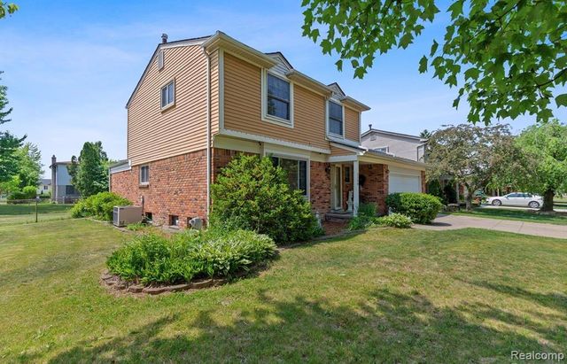 2168 Keystone Drive, Sterling Heights, MI 48310