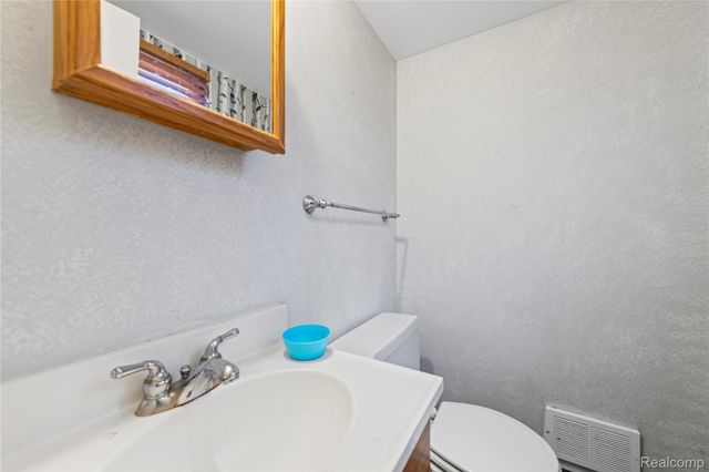 2168 Keystone Drive, Sterling Heights, MI 48310