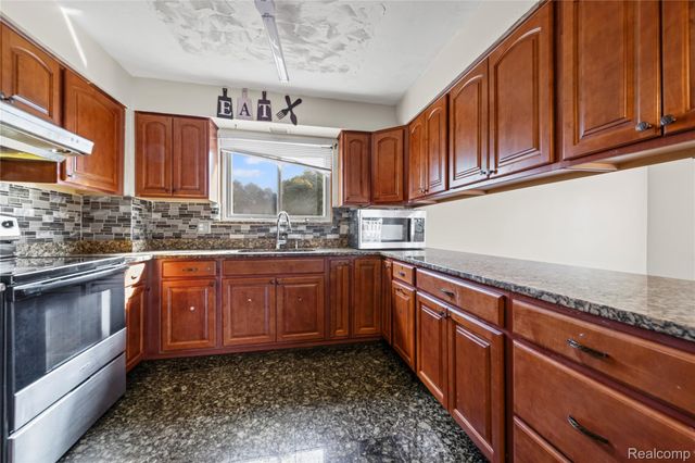 2168 Keystone Drive, Sterling Heights, MI 48310