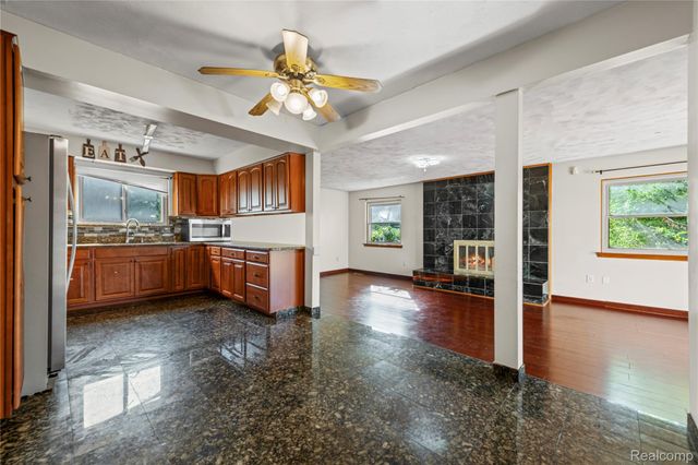 2168 Keystone Drive, Sterling Heights, MI 48310