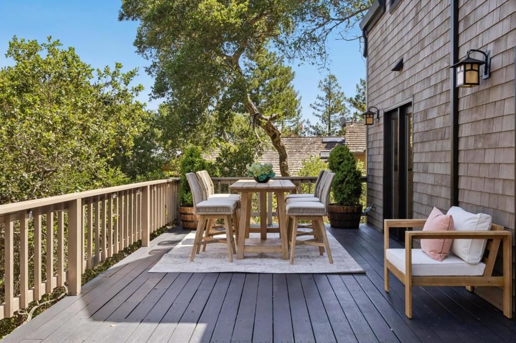Image 13 of property listing at 164 Springdale Way, Redwood City, CA 94062
