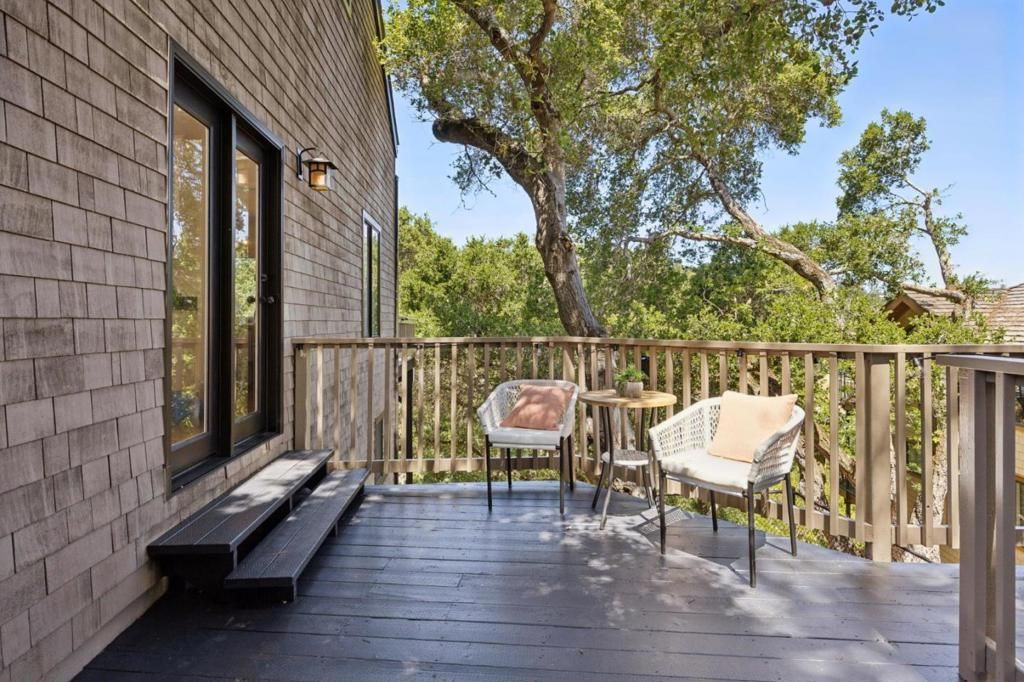 Image 42 of property listing at 164 Springdale Way, Redwood City, CA 94062