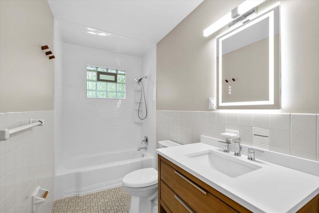 5856 Washburn Avenue S, Minneapolis, MN 55410