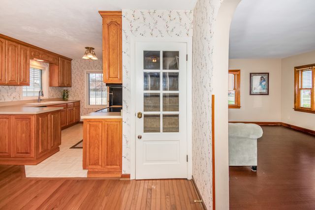 2110 E Oakland Avenue, Bloomington, IL 61701