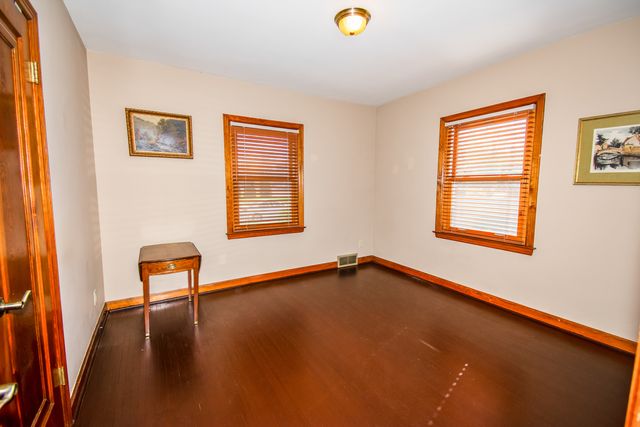 2110 E Oakland Avenue, Bloomington, IL 61701