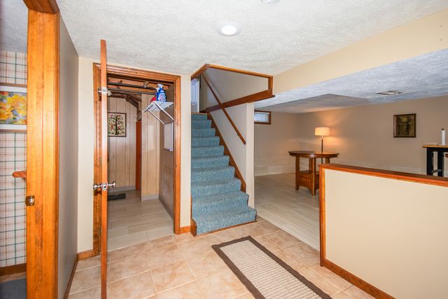 2110 E Oakland Avenue, Bloomington, IL 61701