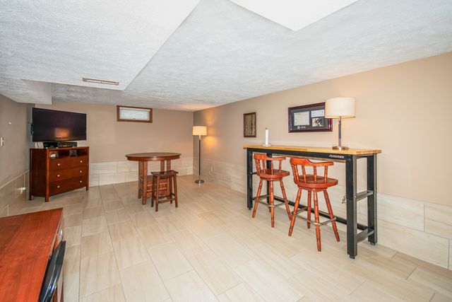 2110 E Oakland Avenue, Bloomington, IL 61701