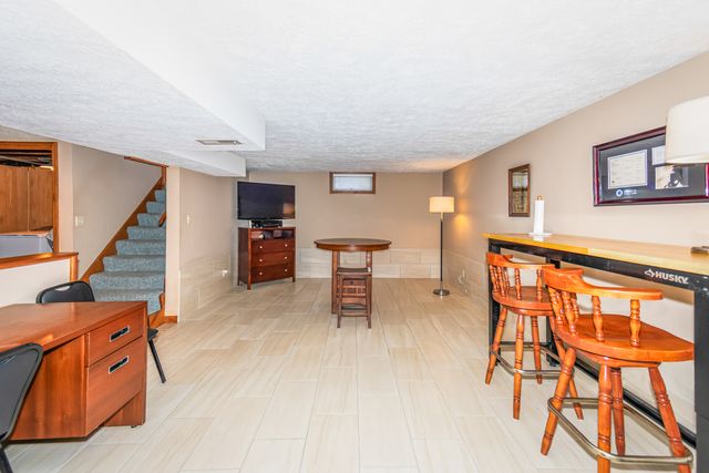 2110 E Oakland Avenue, Bloomington, IL 61701