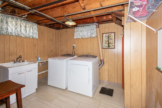 2110 E Oakland Avenue, Bloomington, IL 61701