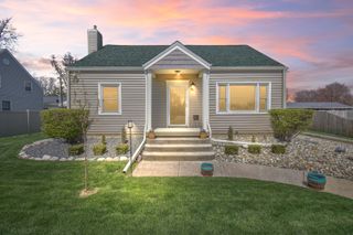 2110 E Oakland Avenue, Bloomington, IL 61701